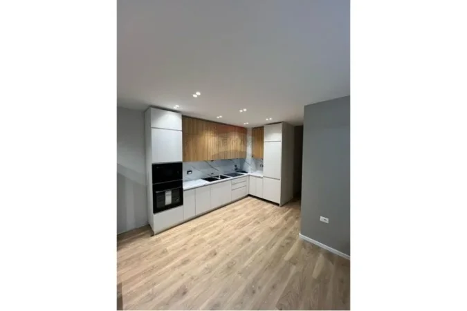Shqiperi, shitet apartament 2+1+Ballkon Kati 5, 90 m² 200.000 € 