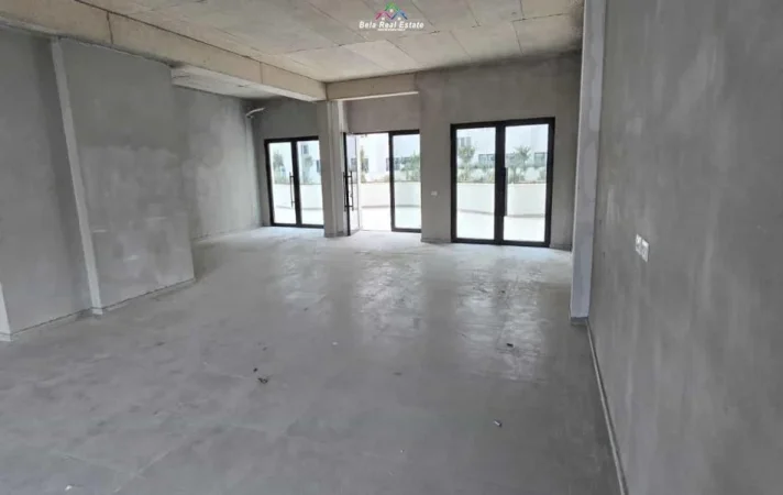 Tirane, jepet me qera dyqan Kati 1, 110 m² 1.650 € (astir)