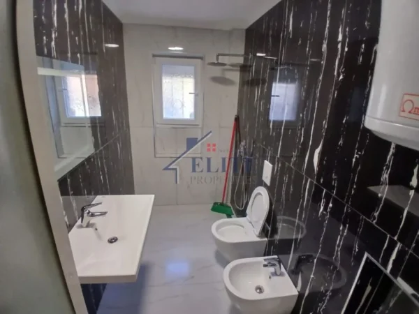 Tirane, shitet apartament 2+1 Kati 0, 70 m² 128.000 € (Ish Tregu Elektrik)