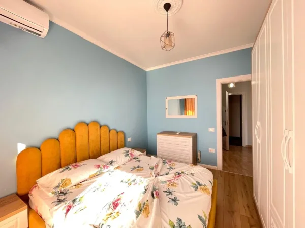 Tirane, jepet me qera 1+1+Ballkon Kati 4, 70 m² 500 € (Farmacia 10)