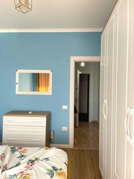 Tirane, jepet me qera 1+1+Ballkon Kati 4, 70 m² 500 € (Farmacia 10)