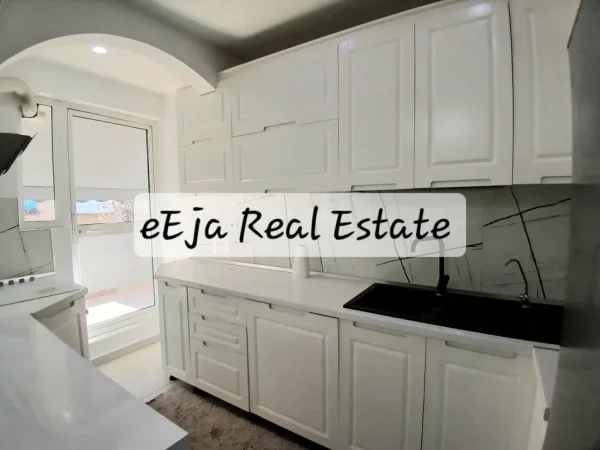 Tirane, shitet apartament 2+1+Ballkon Kati 3, 75 m² 158.000 € (Rruga e kavajes)