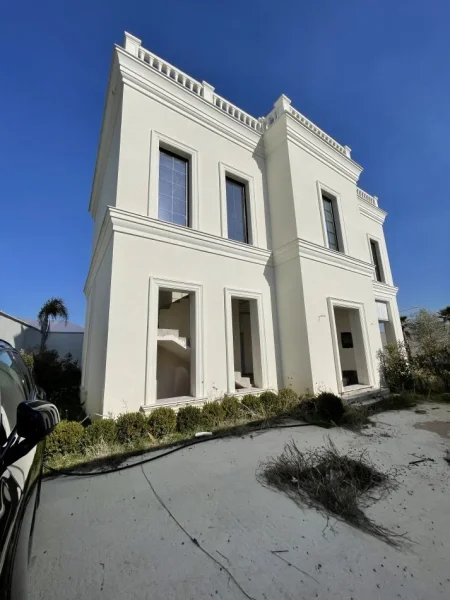 Tirane, shes Vile 2 Katshe Kati 0, 800 m² 800.000 € (Mjull Bathore -TEG)