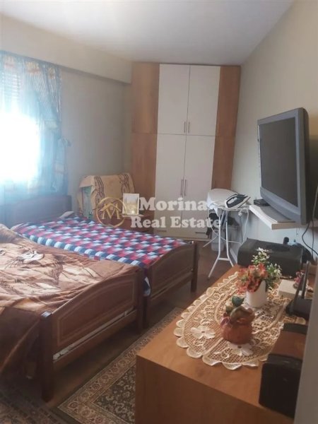 Tirane, jepet me qera apartament 1+1 Kati 4, 65 m² 450 € (Shkoze)