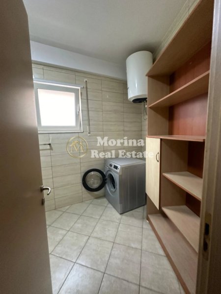 Tirane, jepet me qera apartament 1+1 Kati 3, 70 m² 500 € (Pazari Ri)