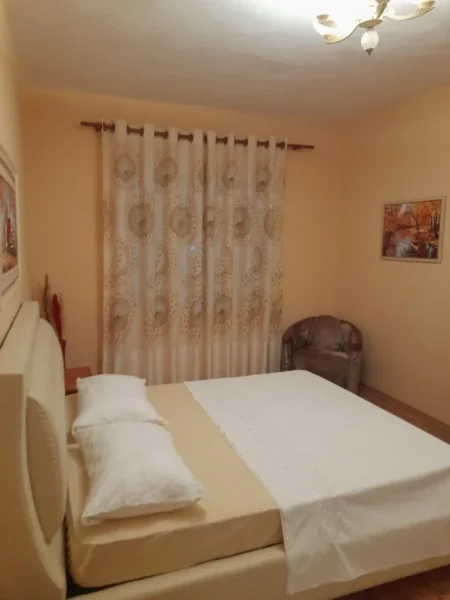 Tirane, jepet me qera apartament 2+1 Kati 4, 75 m² 550 € (Mozaiku)