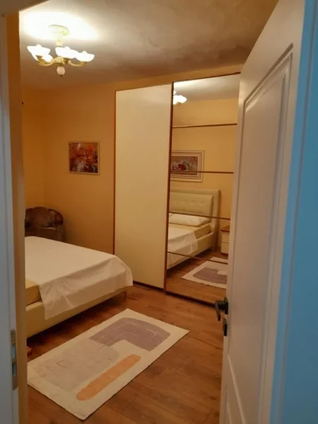 Tirane, jepet me qera apartament 2+1 Kati 4, 75 m² 550 € (Mozaiku)