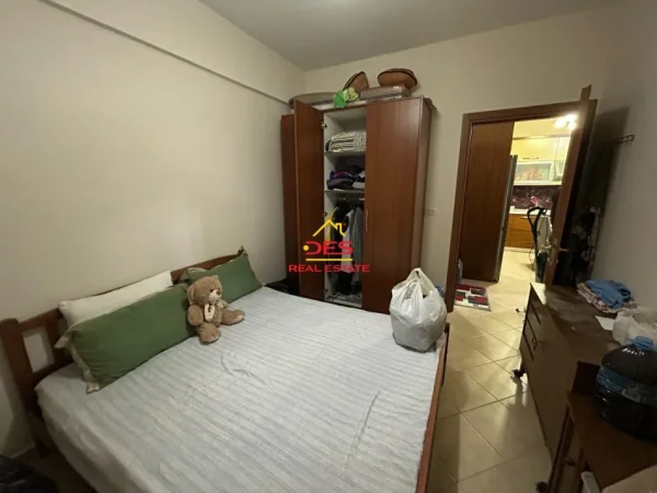 Fier, shitet apartament 2+1+Ballkon Kati 2, 102 m² 120.000 € (Rruga Aulona)