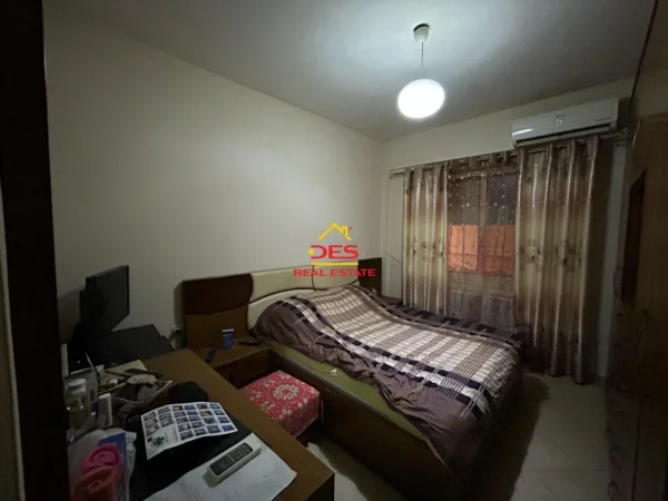 Fier, shitet apartament 2+1+Ballkon Kati 2, 102 m² 120.000 € (Rruga Aulona)