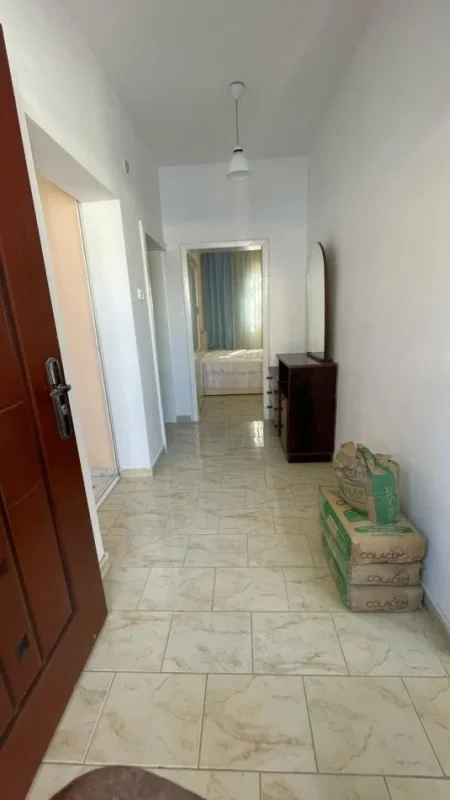 Tirane, jepet me qera apartament 2+1 Kati 1, 75 m² 400 € (Selite)