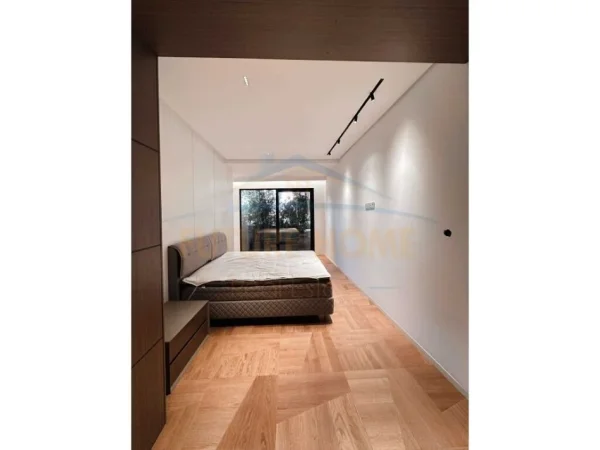 Tirane, shitet apartament 2+1 , 211 m² 1.290.000 € (Lion Park 1, Rruga e Elbasanit)