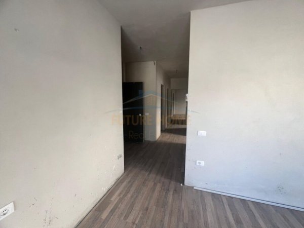 Tirane, shitet apartament 3+1+Ballkon Kati 5, 116 m² 320.000 € (Liqeni Thate)