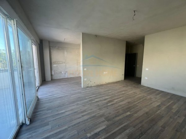 Tirane, shitet apartament 3+1+Ballkon Kati 5, 116 m² 320.000 € (Liqeni Thate)