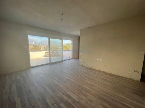 Tirane, shitet apartament 3+1+Ballkon Kati 5, 116 m² 320.000 € (Liqeni Thate)