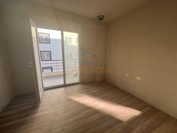 Tirane, shitet apartament 3+1+Ballkon Kati 5, 116 m² 320.000 € (Liqeni Thate)