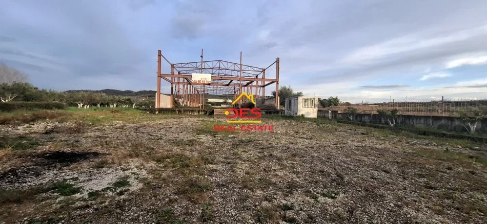 Vlore, jepet me qera magazine Kati 0, 4.500 m² 1.500 € (Panaja, Vlorë)