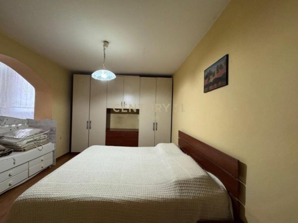 Tirane, jepet me qera apartament 1+1 Kati 2, 60 m² 400 € (Qender)
