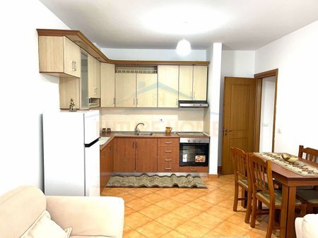 Tirane, jepet me qera apartament 2+1 Kati 1, 94 m² 480 € (unaza e re)