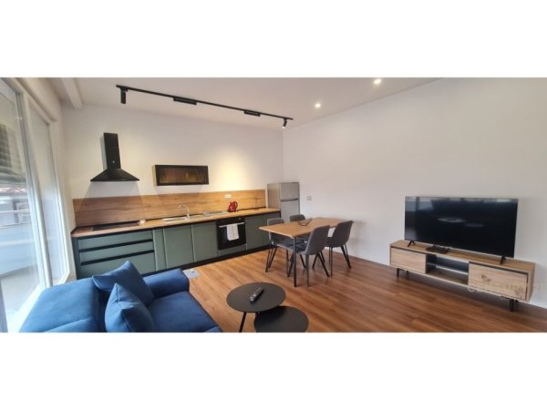 Tirane, jepet me qera Vile 1+1 Kati 3, 60 m² 450 € (Rruga e elbasanit)