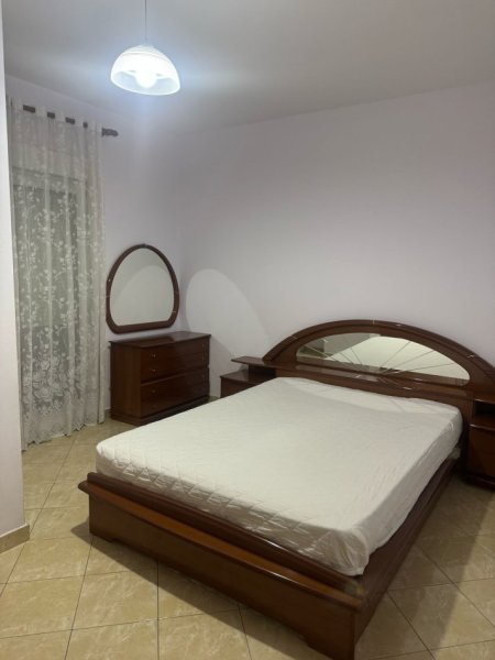 Tirane, jepet me qera apartament 1+1+Ballkon Kati 5, 70 m² 450 € (rruga Don Bosko)