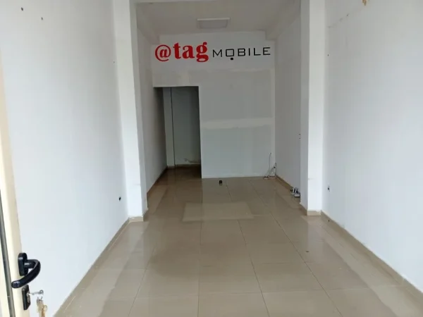 Tirane, jepet me qera ambjent biznesi Kati 0, 30 m² 400 € (BRRYLI)