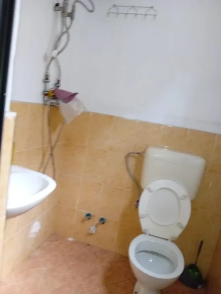 Tirane, jepet me qera ambjent biznesi Kati 0, 30 m² 400 € (BRRYLI)