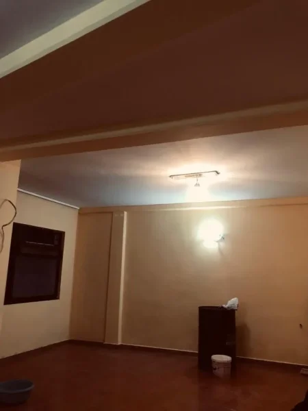 Tirane, jepet me qera dyqan , 70 m² 400 € (Naim Frasheri)