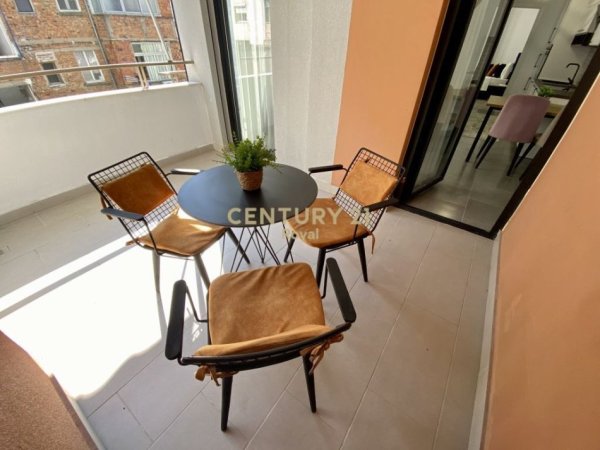 Tirane, jepet me qera apartament 1+1 Kati 1, 64 m² 700 € (21 dhjetori)
