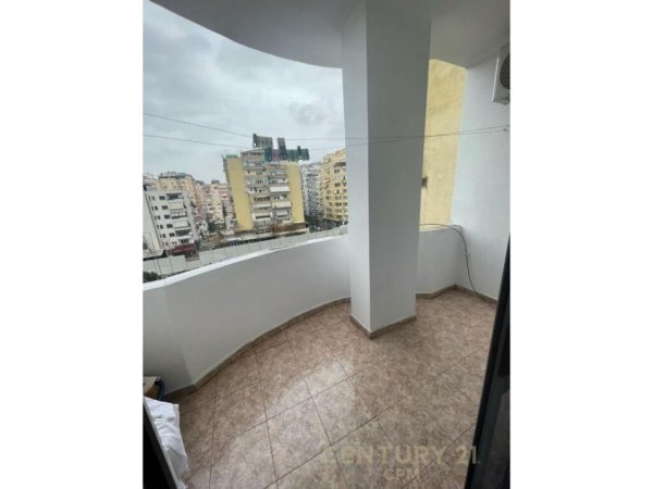 Tirane, jepet me qera apartament 1+1 Kati 3, 68 m² 400 € (Kodra e diellit)