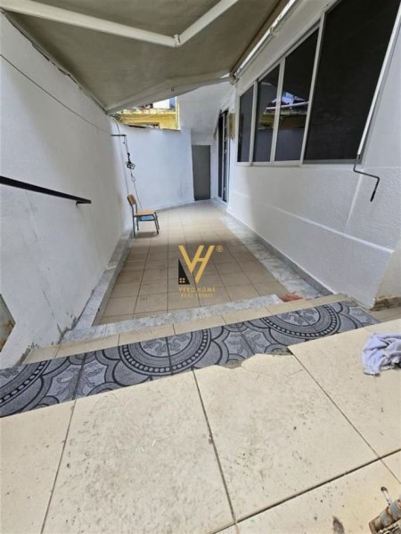 Tirane, jepet me qera apartament 2+1+Ballkon Kati 1, 80 m² 450 € (SPITALI NENE TEREZA)
