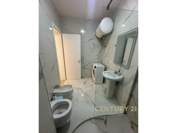 Tirane, jepet me qera apartament 1+1 Kati 4, 56 m² 500 € (Rruga e kavajes)