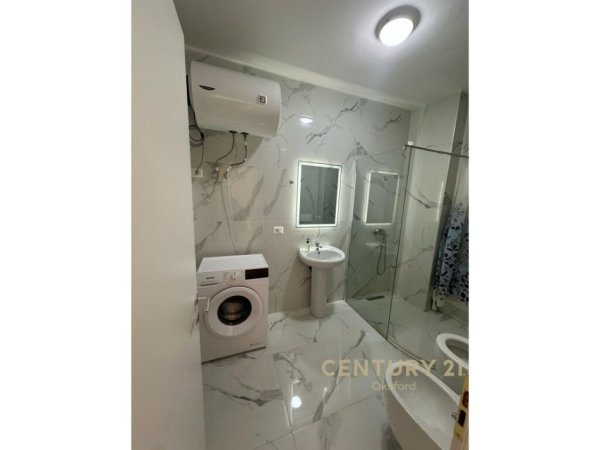 Tirane, jepet me qera apartament 1+1 Kati 4, 56 m² 500 € (Rruga e kavajes)