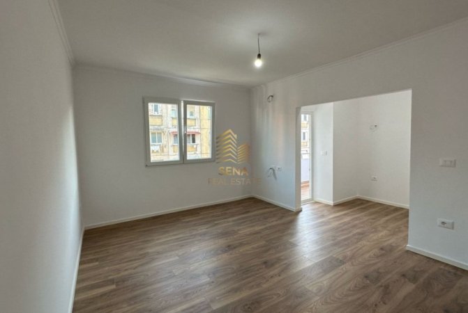 Tirane, jepet me qera apartament 2+1+Ballkon Kati 4, 75 m² 148.000 € (Rruga Kavajes)