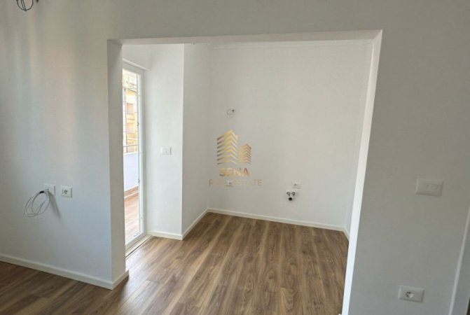 Tirane, jepet me qera apartament 2+1+Ballkon Kati 4, 75 m² 148.000 € (Rruga Kavajes)