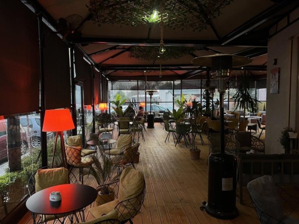 Tirane, jepet me qera lokal Kati 0, 340 m² 1.200 € (QYTET STUDENTI)