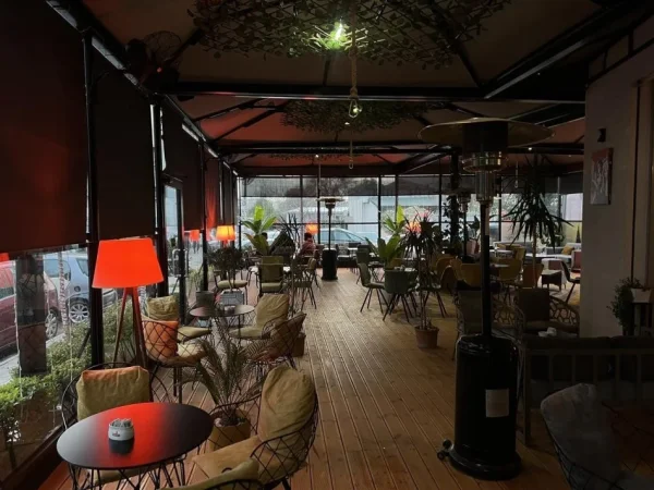 Tirane, jepet me qera lokal Kati 0, 340 m² 1.200 € (QYTET STUDENTI)