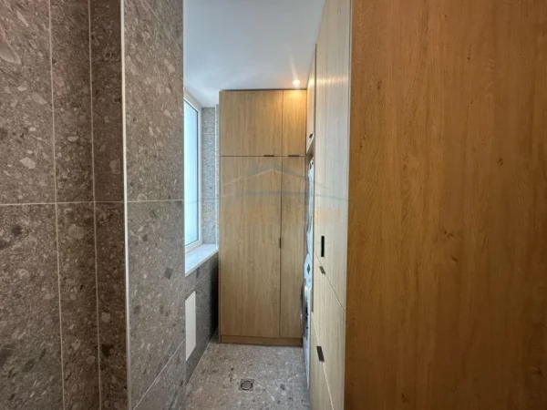 Qira, Apartament 3+1+2 + Post parkimi, Garda, Tiranë
