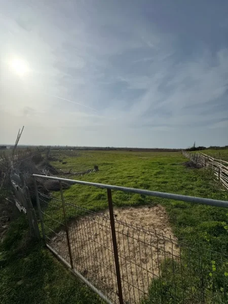 Durres, shitet toke , 15.640 m² (gjiri lalzit durrers)