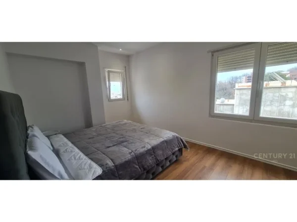 Tirane, jepet me qera apartament 1+1 Kati 4, 50 m² 450 € (Vilat gjermane)