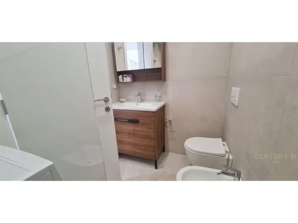 Tirane, jepet me qera apartament 1+1 Kati 4, 50 m² 450 € (Vilat gjermane)