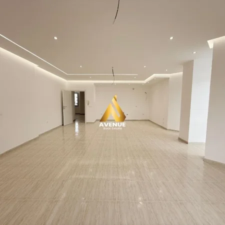 Tirane, jepet me qera ambjent biznesi Kati 6, 190 m² 1.700 € (Rruga e Elbasanit)