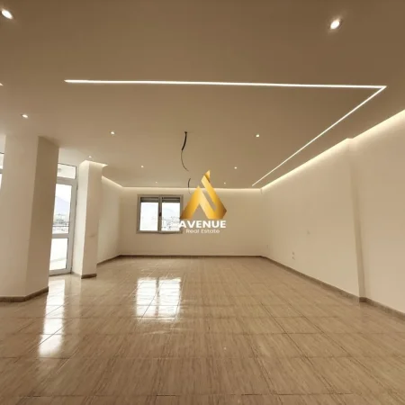Tirane, jepet me qera ambjent biznesi Kati 6, 190 m² 1.700 € (Rruga e Elbasanit)
