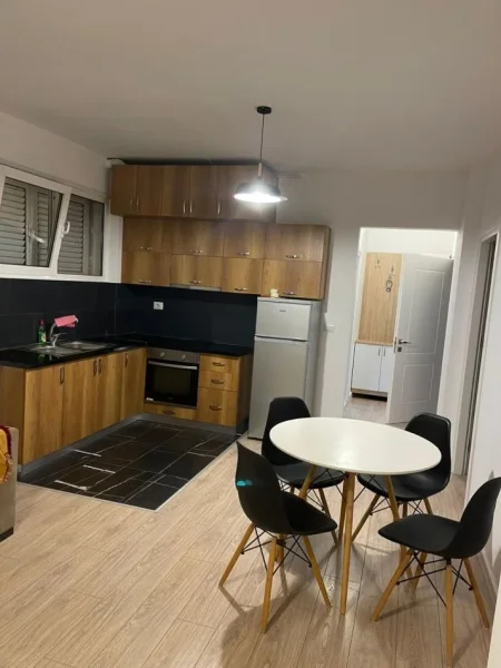 Tirane, shitet apartament 1+1+Ballkon Kati 4, 72 m² 142.000 € (Kopshti Zoologjik, Kompleksi Mateo)