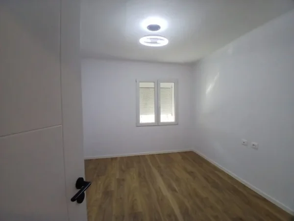 Tirane, shitet apartament 2+1 Kati 1, 70 m² 128.000 € (Ish Tregu Elektrik)