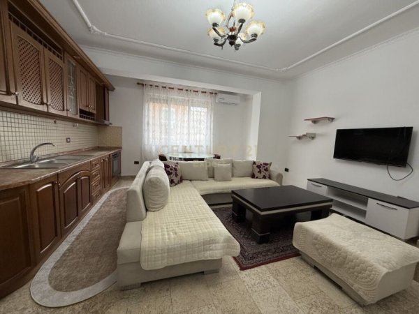 Tirane, jepet me qera apartament 2+1 Kati 2, 103 m² 550 € (Rruga e durresit)