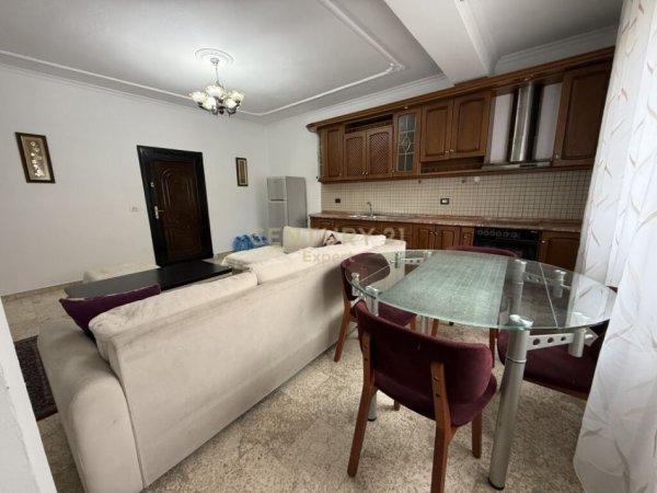 Tirane, jepet me qera apartament 2+1 Kati 2, 103 m² 550 € (Rruga e durresit)