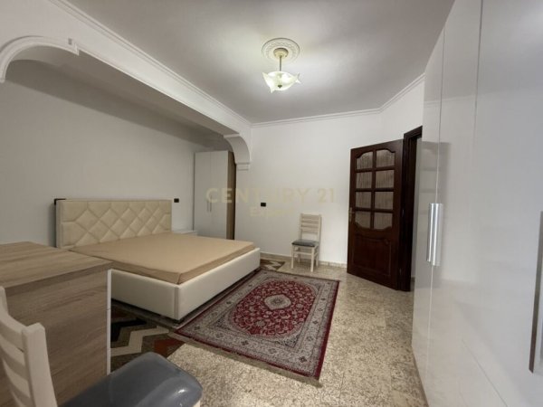 Tirane, jepet me qera apartament 2+1 Kati 2, 103 m² 550 € (Rruga e durresit)