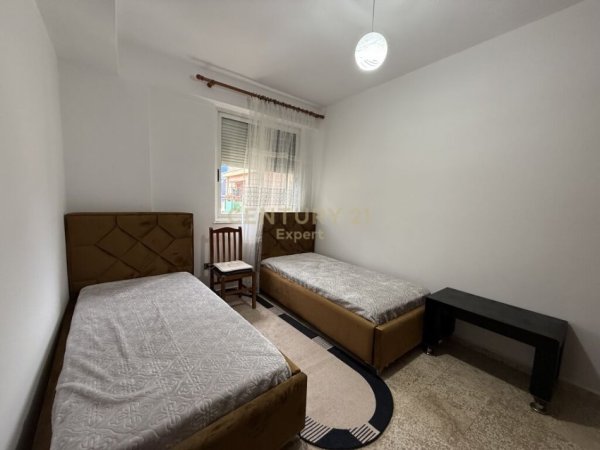 Tirane, jepet me qera apartament 2+1 Kati 2, 103 m² 550 € (Rruga e durresit)