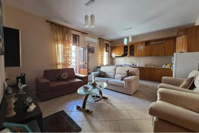 Vlore, shitet apartament 1+1 Kati 4, 60 m² 75.000 € (Skela)