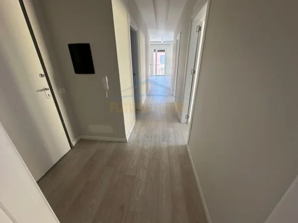 Shitet, Apartament 3+1, Rose Garden Residence, Teg, Tiranë.